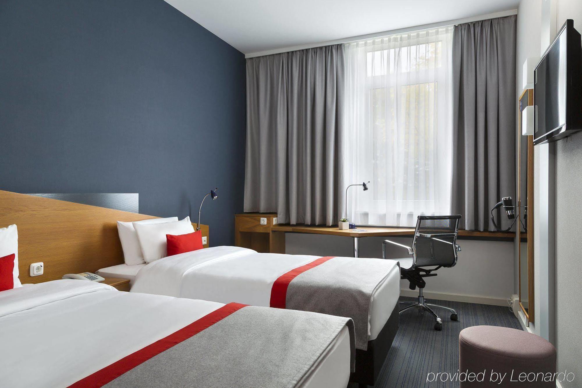 Hotel Express Cologne By Ihg 3*