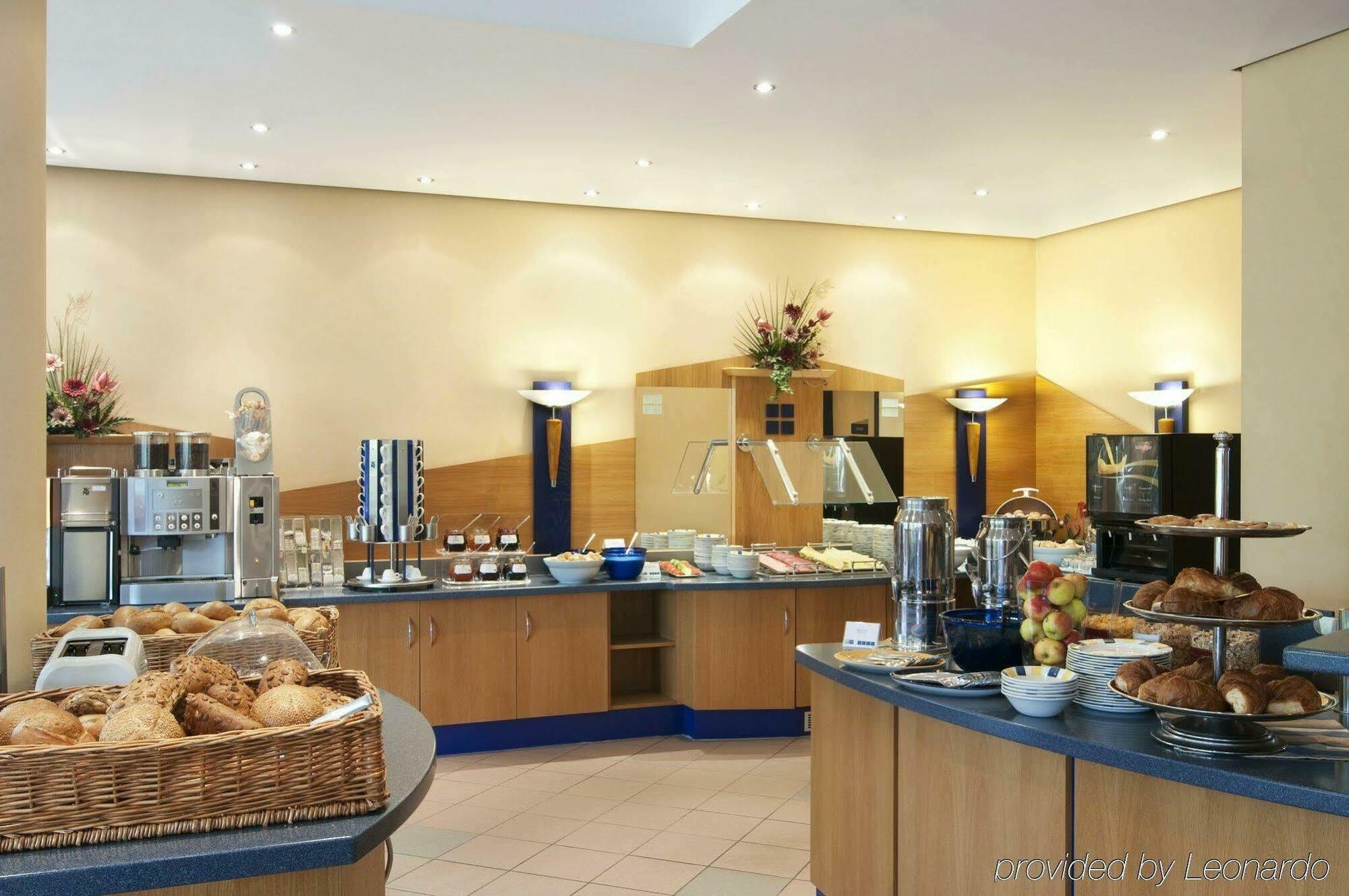 Hotel Express Cologne By Ihg 3*